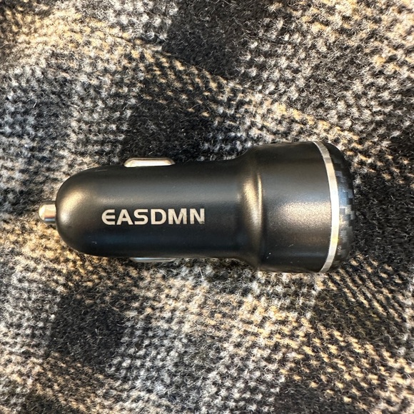 Car Charger Model EM-CA02 - Picture 11 of 11